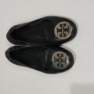 Tory Burch Black Flats With Silver Logo Size 9.5